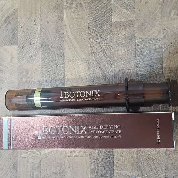 BOTONIX Age Defying Eye Cream 24K Gold and 8 Peptides Lifting and Firming - Picture 7 of 8